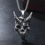 Men's Retro Punk Gothic Cape Skull Pendant Necklace Suitable for Cool Men's Rock Party Locomotive Jewelry