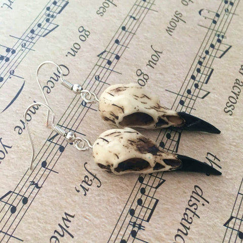 Raven Skull Earrings 3D Resin Replica Raven Magpie Crow,Dangle Earrings for Women Halloween Party Gifts Wiccan Gift