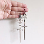 Witch's Rites Earrings pentagram pendant darkly The sacred sword Gothic jewelry Fashion-forward Black chain