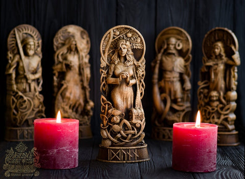 【Wood Sculpture】Idunn statue, Iduna, Iðunn, norse gods, wood carving altar heathen asatru viking god and goddes sculpture wooden scandinavian pantheon