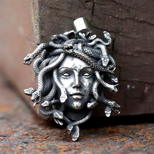 2024 New 316L Stainless Steel Men's Medusa Pendant Necklace Vintage Snake Animal Accessories wicca