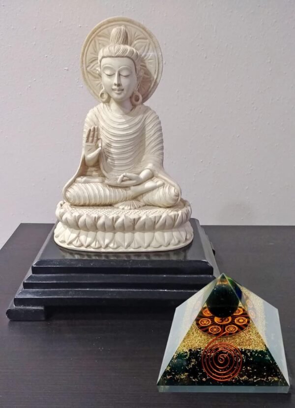 Crystal Orgone Pyramid – Orgonite Energy Generator with Copper-Wrapped Quartz and Shungite Crystals for Positive Energy