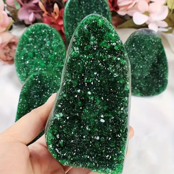 1pc Avant-Garde Green Crystal Cluster - Elegant Home & Office Decor, Unique Crystal Cave Display Piece, Collector's Perfect Gift, Natural Rock Crystal Formation
