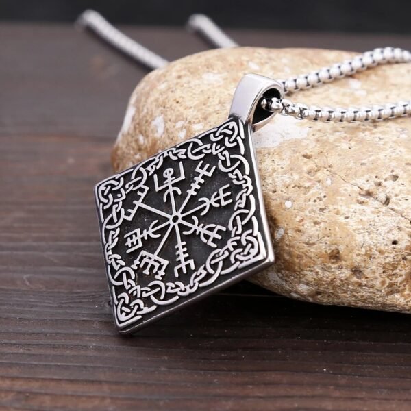 Fashion Vintage Stainless Steel Viking Compass Pendant Necklace For Men Nordic Celtic Knot Necklaces Punk Amulet Jewelry Gifts
