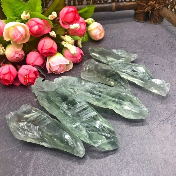 Magicun Crystal~300g natural green crystal rough 4-7cm large grain gravel green long tooth rough stone