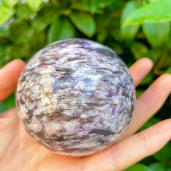 Natural powder lithium tourmaline ball energy gathering ball