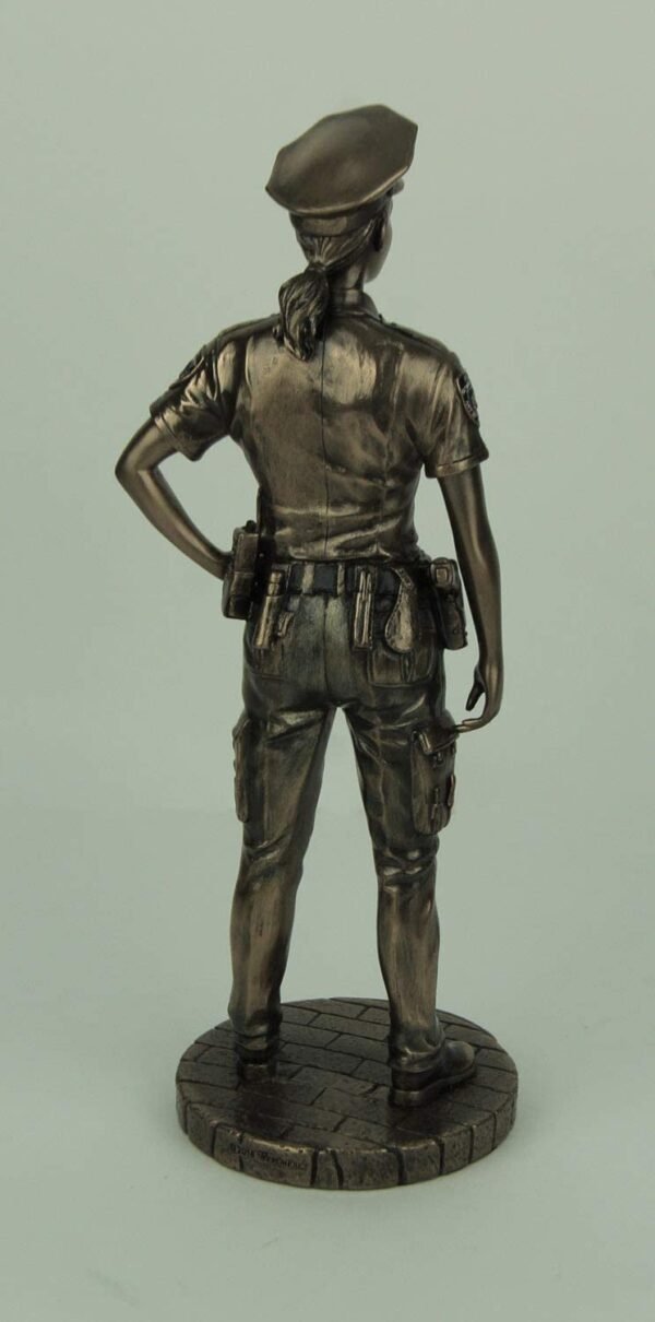 Magic  Collection~Police Woman to Protect and Serve Police Officer Tribute Statue