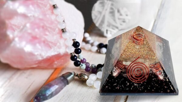 Crystal Orgone Pyramid – Orgonite Energy Generator with Copper-Wrapped Quartz and Shungite Crystals for Positive Energy