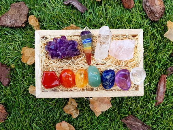 Healing Crystals Kit in Wooden Box - 7 Chakra Set Tumbled Stones, Rose Quartz, Amethyst Cluster, Crystal Points, Chakra Pendulum
