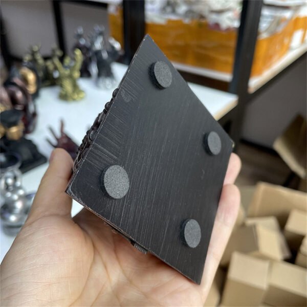 Ancient Egyptian Pyramid Queen Statue Crystal Ball Holder Resin Ornaments Macgic Ball Stand Resin Crafts Collectibles Home Decor