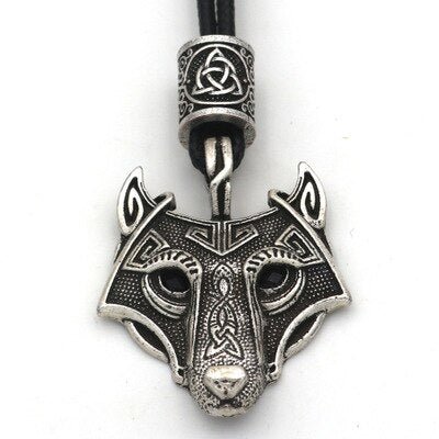 Viking Magic~Antiquing Rune bead Viking Wolf Head Necklace Blue Eye Necklace Nordic Fashion Jewelry Amulet
