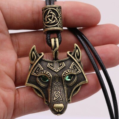 Viking Magic~Antiquing Rune bead Viking Wolf Head Necklace Blue Eye Necklace Nordic Fashion Jewelry Amulet