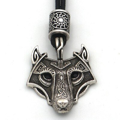 Viking Magic~Antiquing Rune bead Viking Wolf Head Necklace Blue Eye Necklace Nordic Fashion Jewelry Amulet