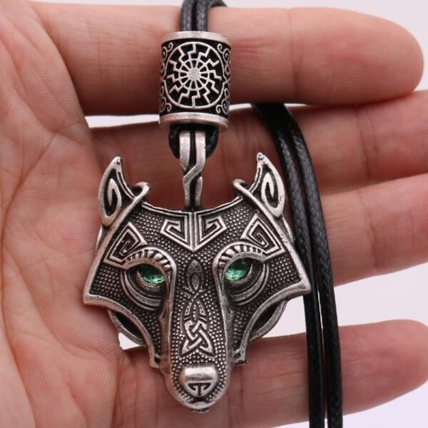Viking Magic~Antiquing Rune bead Viking Wolf Head Necklace Blue Eye Necklace Nordic Fashion Jewelry Amulet