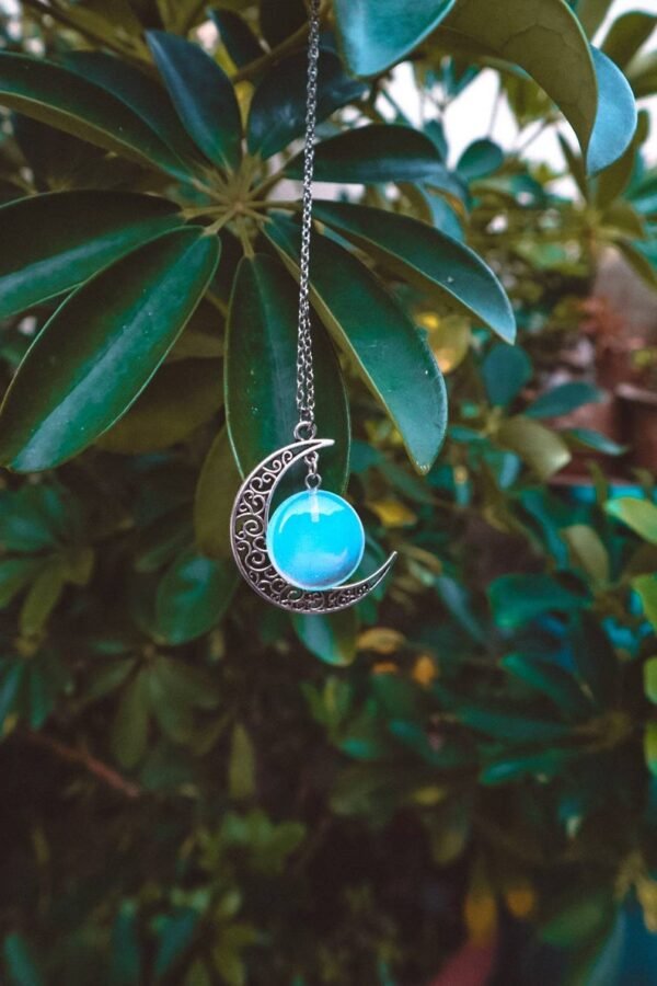Crescent Opal Moon Necklace - Crescent Moon Necklace -moon Gifts for Women - Moon Jewelry