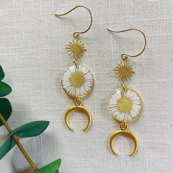 Dried Flower Handmade Resin Earrings,White Daisy Mini-Eclipse