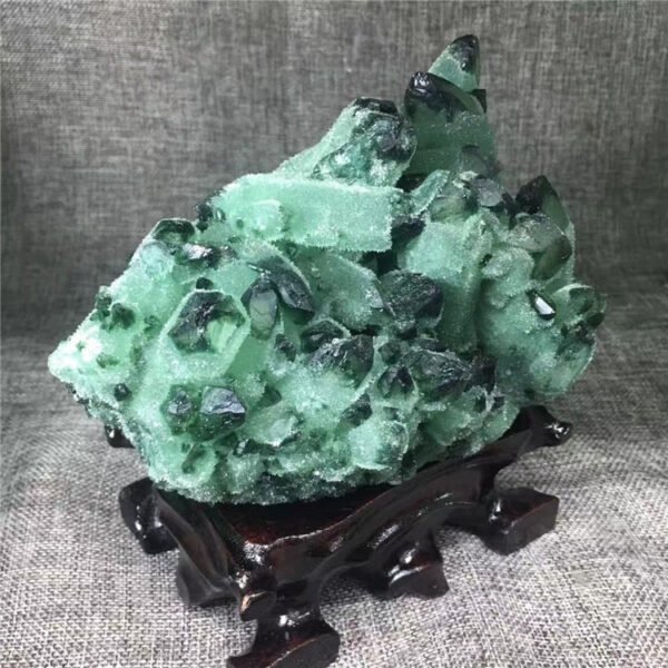 Magicun Crystal~Green crystal cluster home lucky town house evil spirits ornaments original stone degaussing Feng Shui transshipment