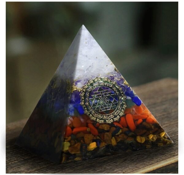 Natural Fluorite Crystal Pyramid Quartz Healing Stone Chakra Orgonite Reiki Crystal Altar Props Gem Stone Borad game