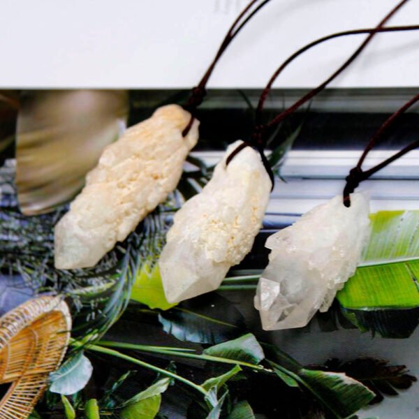 Magicun Stone~Natural Gemstone Crystal Cluster Clear Quartz Healing Stone Pendant  Crystal Point Necklace Gifts Collectables Home Decor