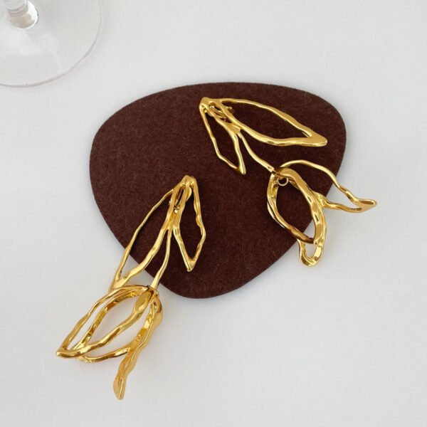 Oversiezd Hollow Tulip Dangle Earrings For Women 2022 Personality Metal Cool Retro Brand Flower Long Drop Earrings Jewelry Girls| |