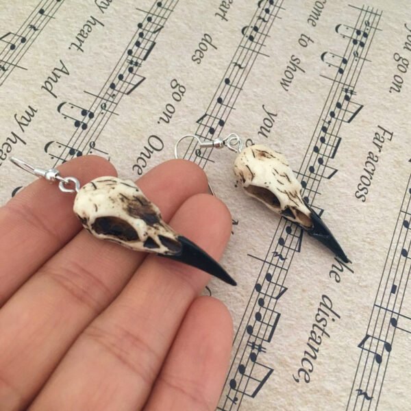 Raven Skull Earrings 3D Resin Replica Raven Magpie Crow,Dangle Earrings for Women Halloween Party Gifts Wiccan Gift