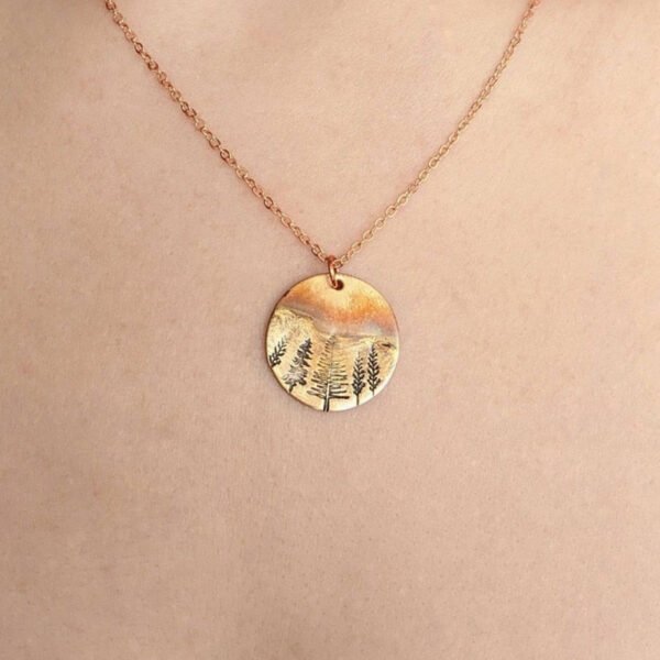 Round Forest Mountain Pendant Necklace Pine Tree Charm Chain Women Girl Necklaces Fashion Jewelry Accessories Statement Necklace