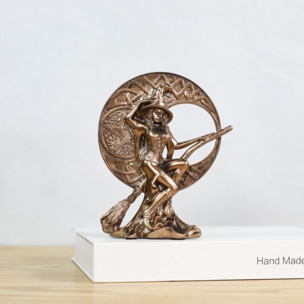 Nordic Rtro Witch Doll Statue Craft Home Decor