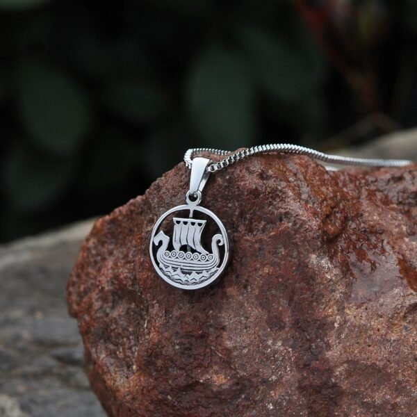 Stainless Steel Beautiful Design Viking Jewelry For Women Longship Necklace