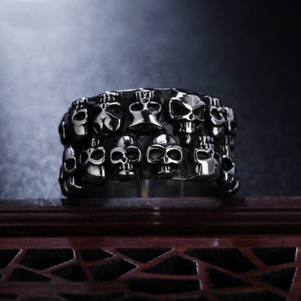Magic Ring~Stainless Steel Personalized punk skull men's ring cool male gift locomotive ring rebellious soul is roaring HF056