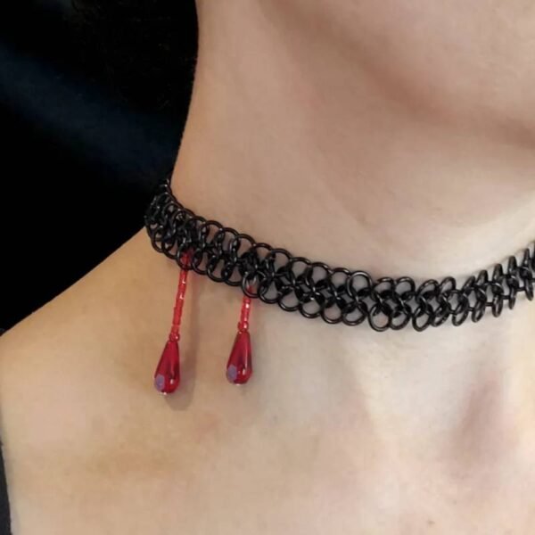 Vampire Kiss Necklace Choker