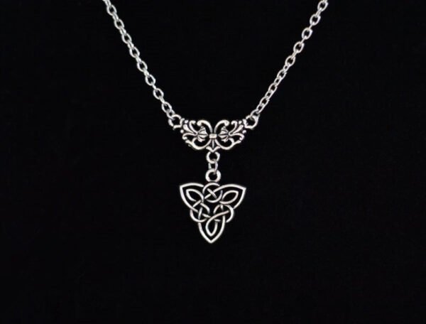 Vintage Celtics Knot Trinity Pendant Necklace Pagan Jewelry