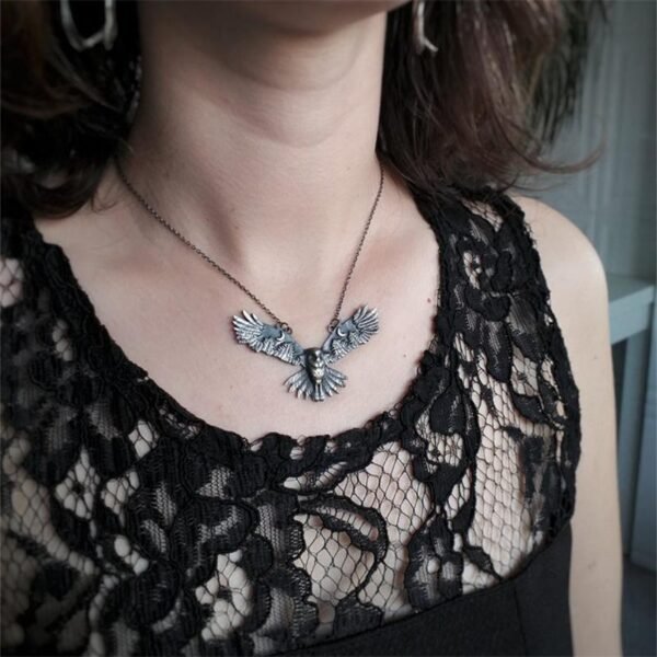 Vintage Flying Owl Pendant Necklace Woman Men Mental Charm Chain Necklace