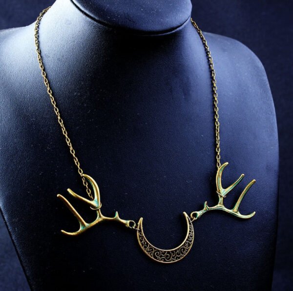 Vintage Hollow Moon Antlers Deer Pendant Necklaces Witch Jewelry