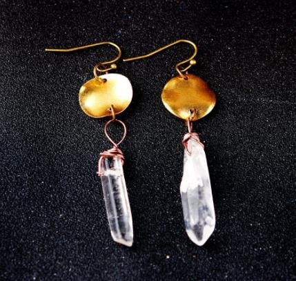 Witch Punk Gothic Raw Crystal Rough Earrings Vintage Triangular Disc Winding Quartz Stone Pendant Earrings Pagan Gifts for Her