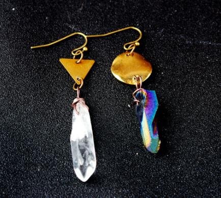 Witch Punk Gothic Raw Crystal Rough Earrings Vintage Triangular Disc Winding Quartz Stone Pendant Earrings Pagan Gifts for Her