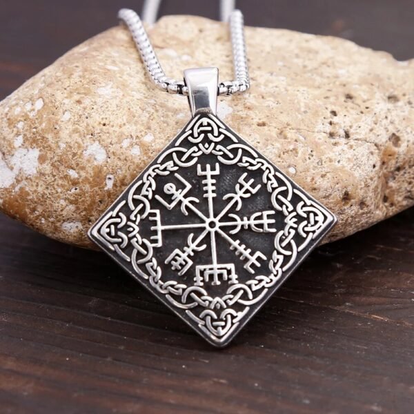 Fashion Vintage Stainless Steel Viking Compass Pendant Necklace For Men Nordic Celtic Knot Necklaces Punk Amulet Jewelry Gifts
