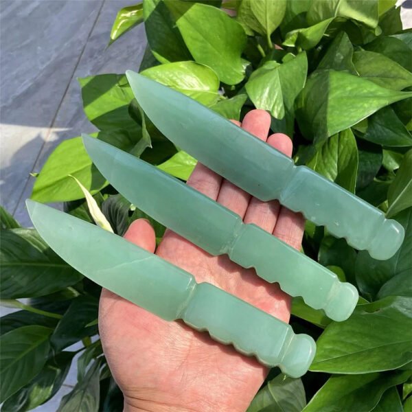 Mineraali Natural Crystal Dagger Healing Protection Stone Reiki Yooperlite Aventurine Obsidian Quartz Knife Shape Gems