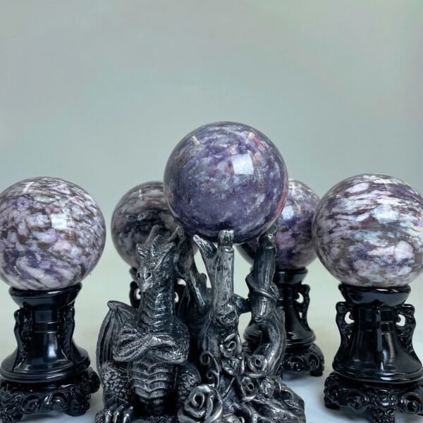 Natural powder lithium tourmaline ball energy gathering ball