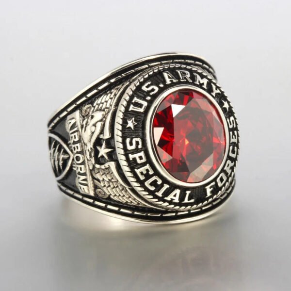 Vintage Army Special Force AirBorne De Oppresso Liber Crest Green Beret Sterling Silver Ring