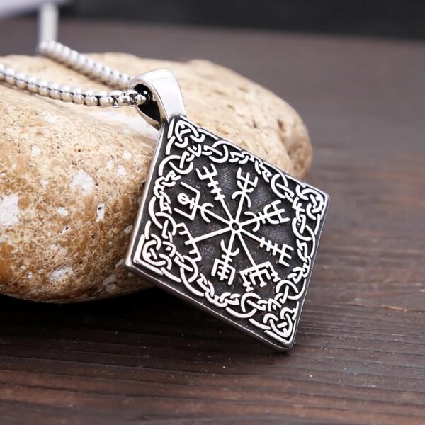 Fashion Vintage Stainless Steel Viking Compass Pendant Necklace For Men Nordic Celtic Knot Necklaces Punk Amulet Jewelry Gifts