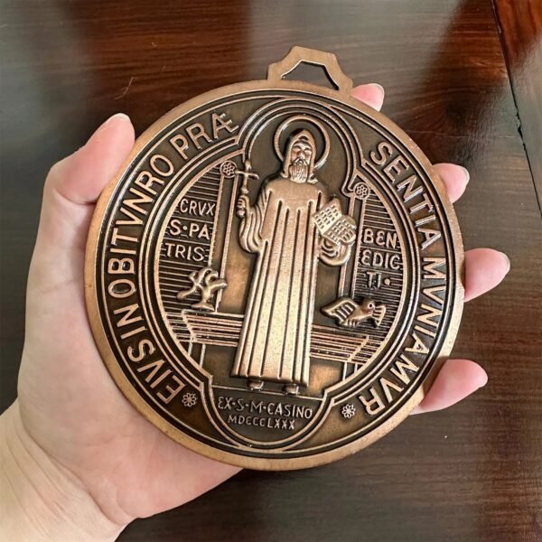 EXTRA LARGE 5 INCH ST BENEDICT CROSS MEDAL VINTAGE BRASS TONE FINISH FOR WALL OR DESK DISPLAY/MEDALLA DE SAN BENITO