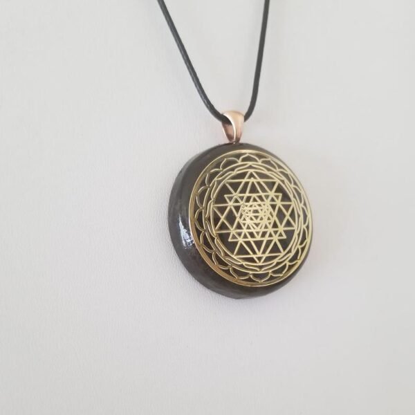 Orgone Energy~Orgonite® Pendant - Sri Yantra orgone® amulet pendant with quartz crystal. Protection from EMF / RF radiation of cell phone