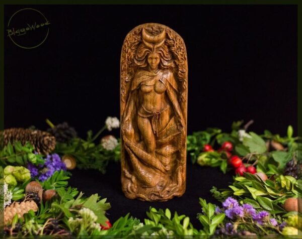 【Wood Sculpture】Moon goddess, Aradia, lunar goddess, celtic, pagan, wiccan, wicca, altar, druid, witches, gaelic, gods