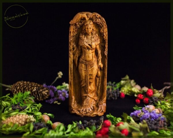 【Wood Sculpture】Morrigan, Morrigan goddess, Morrigu, war and fate goddess, Irish goddess, pagan, wiccan, wicca, altar, druid, witches, gaelic, celtic