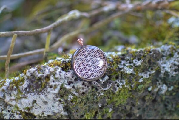 Orgone Energy~Orgonite® Pendant -Flower of Life orgone amulet pendant with quartz crystal. Protection from EMF Protection against cell phone radiation