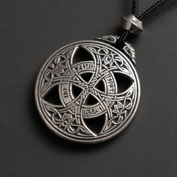 Magicun Taliman~Runic Love Amulet