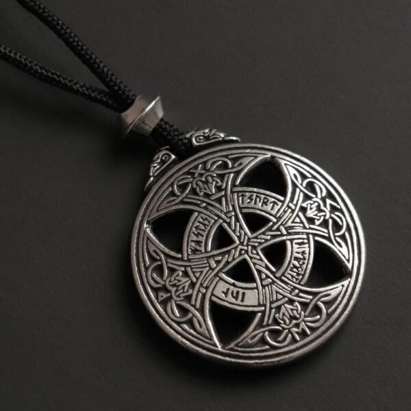 Magicun Taliman~Runic Love Amulet