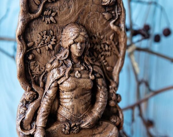 【Wood Sculpture】Ceridwen is a Celtic goddess of witchcraft, rebirth and transformations, pagan, wiccan, wicca, altar, druid, witches, gaelic
