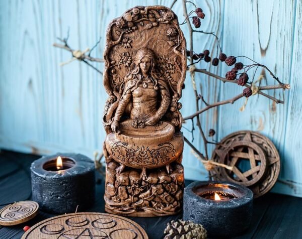 【Wood Sculpture】Ceridwen is a Celtic goddess of witchcraft, rebirth and transformations, pagan, wiccan, wicca, altar, druid, witches, gaelic