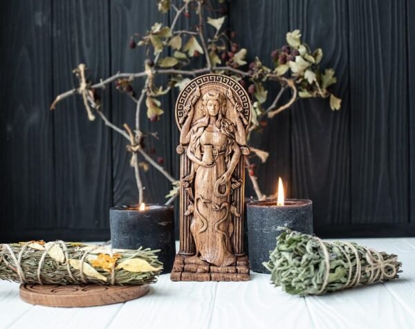 【Wood Sculpture】Hecate, Hekate figurine, Greek goddess, pagan goddess, wiccan, wicca, altar, druid, witches, gaelic